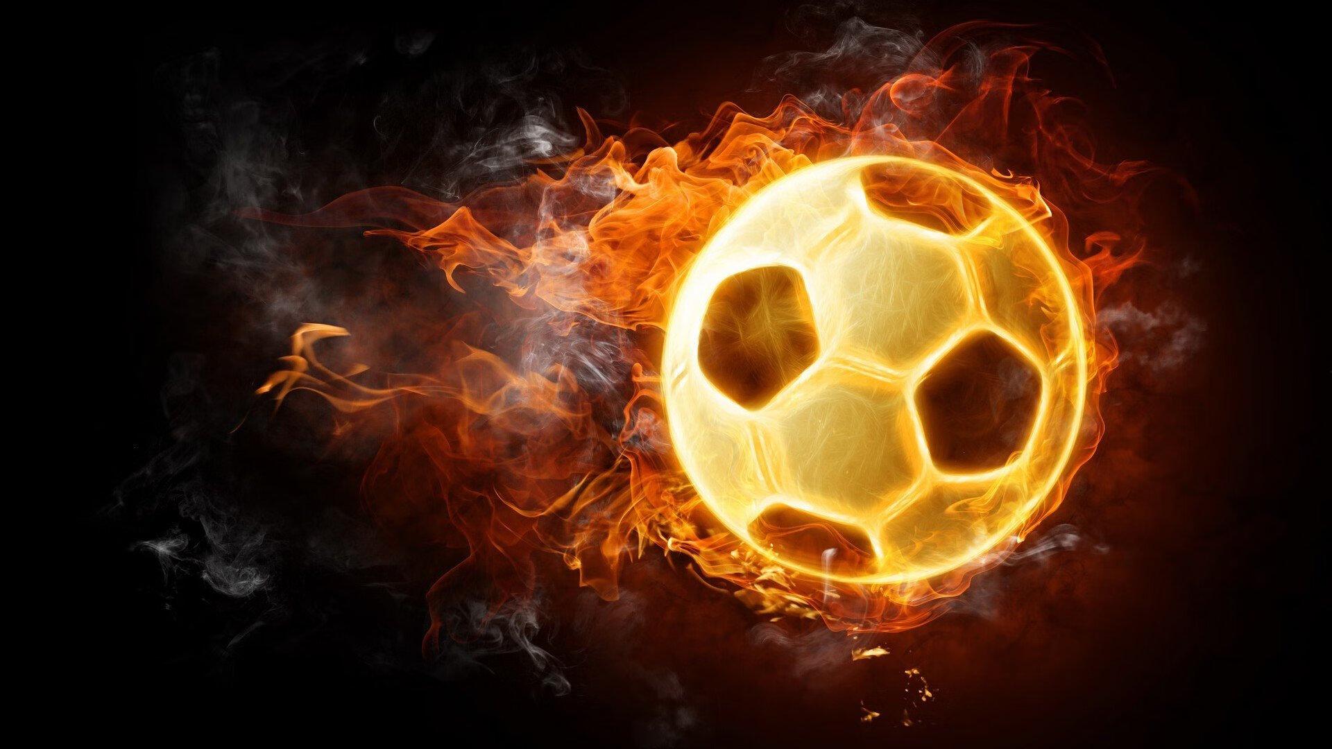 维尼修斯万圣节化身小丑引爆网络，球场魔术师与女友创意Cos展现另一面