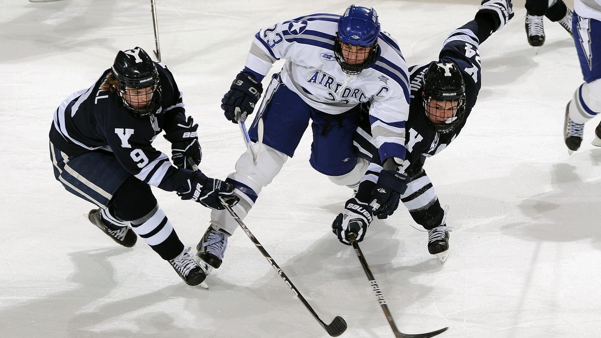 凯恩转会内幕曝光，曾无限接近加盟曼联，拜仁出手锁定胜局